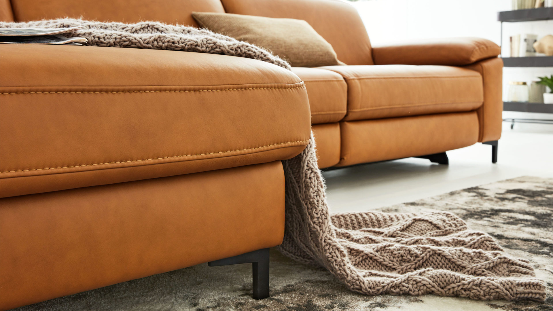 interliving sofa serie 4054 ecksofa mit relaxfunktion kurkumafarbenes hoxter paderborn detmold