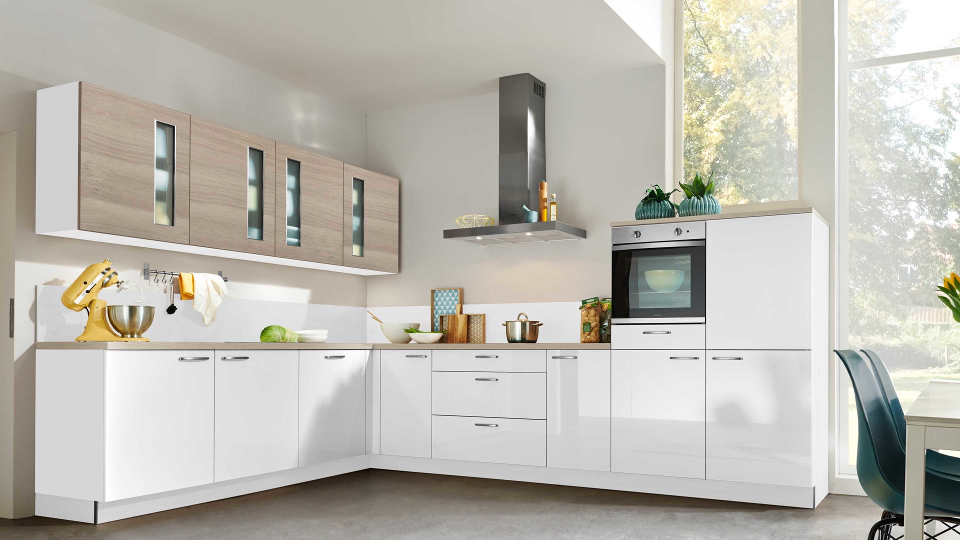 Einbauküche Nolte küchen aus Holz in Weiß nolte Einbauküche Lux mit privileg-Einbaugeräten Arcticweiß & Vulkaneiche – Stellfläche ca. 245 x 365 cm