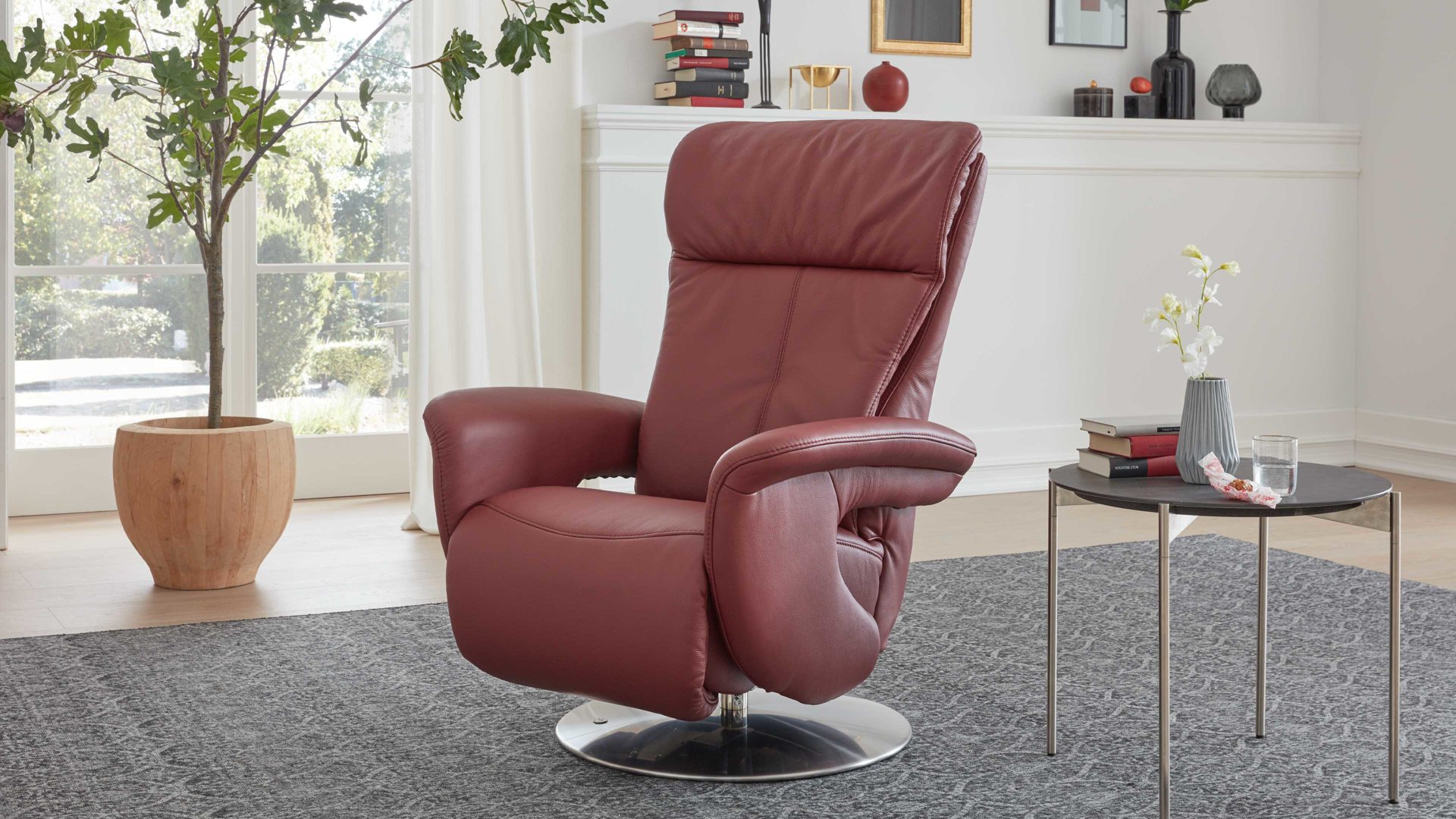 Relaxsessel comfortmaster besser sitzen, liegen, leben aus Leder in Rot Comfortmaster 7333 Easy-Swing-Sessel 35N als Sitzmöbel merlotfarbenes LongLife-Leder LG 18 & Metall-Tellerfuß