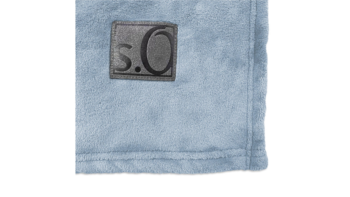 Wohndecke Ibena® aus Kunstfaser in Hellblau s.Oliver Wohndecke Kuschelsoft hellblaue Kunstfaser - ca. 150 x 200 cm