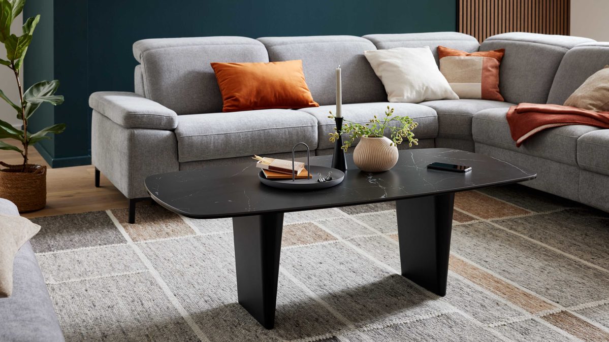 Couchtisch Interliving aus Keramik in Schwarz Interliving Couchtisch Serie 6227 Keramik Marquina & schwarzer Stahl - ca. 140 x 70 cm