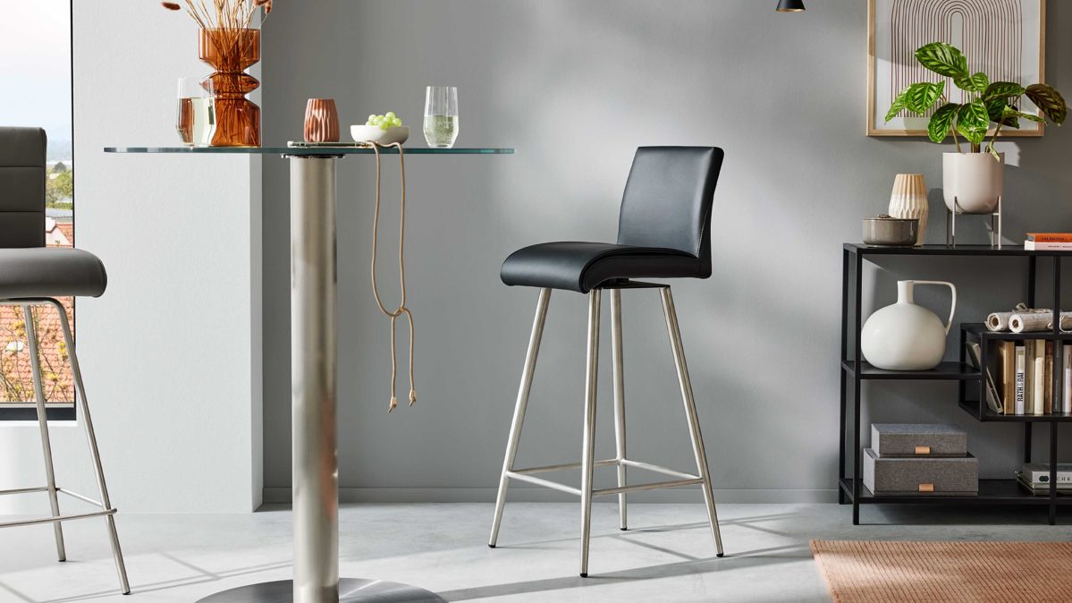 Barstuhl Interliving aus Kunstfaser in Schwarz Interliving Esszimmer Serie 5122 – Barhocker ST69 schwarzes Kunstleder LEA-TEX & gebürsteter Edelstahl