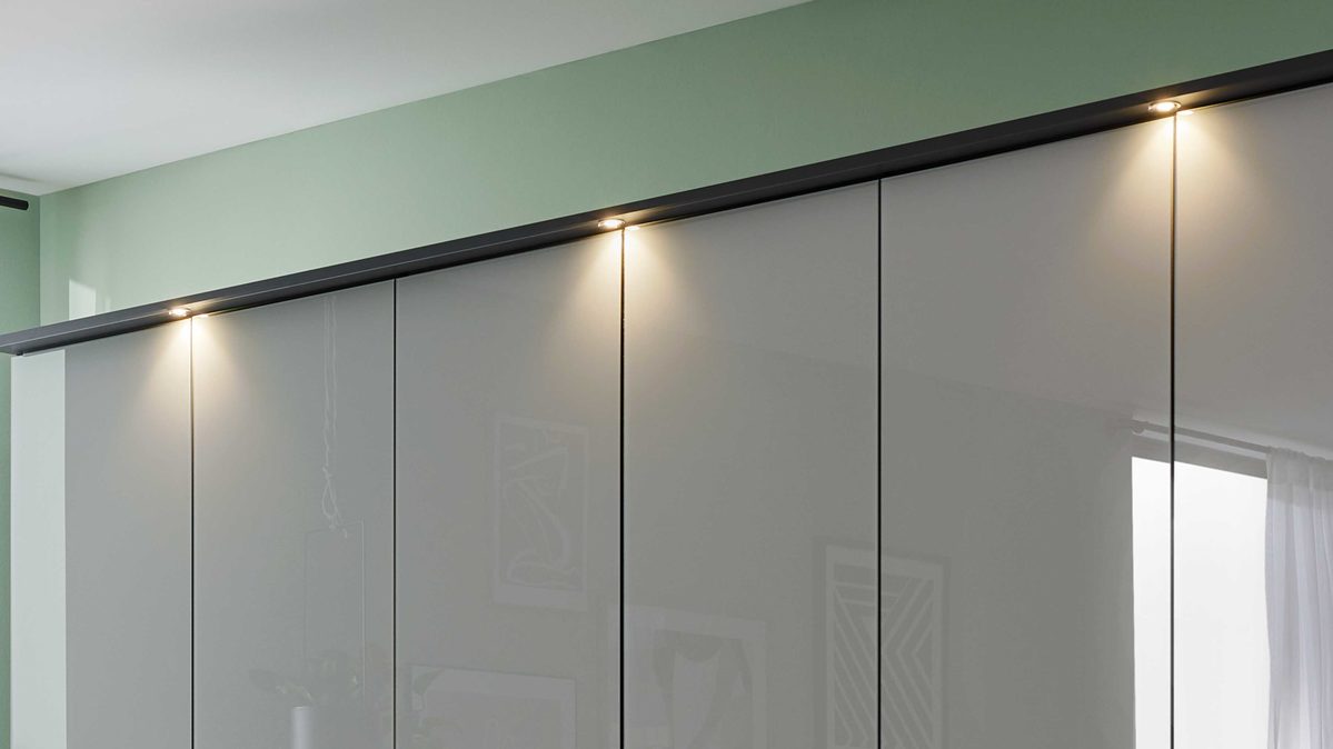 Möbelbeleuchtung Interliving aus Kunststoff in Weiß Interliving Kleiderschrank Serie 1210 – Power-LED-Set 90343 dreiteilig