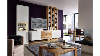 Wohnwand Rietberger möbelwerke | rmw aus Holz in Weiß Vancouver Wohnkombination mattweiße Lackoberflächen & Kernbuche – Breite ca. 315 cm