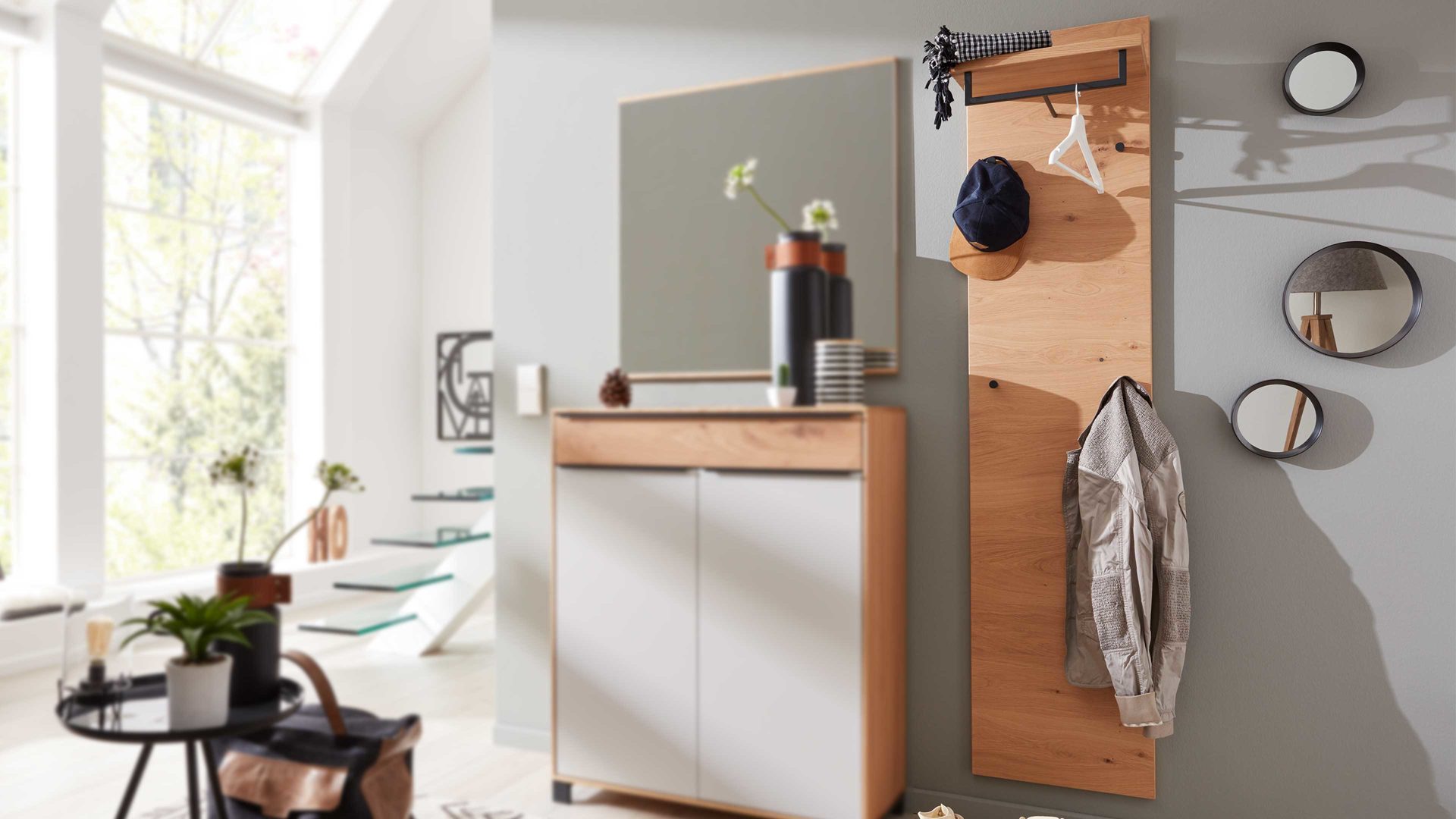 Wandgarderobe Interliving aus Holz in Holzfarben Interliving Garderoben Serie 6005 – Wandgarderobe Balkeneiche – ca. 42 x 183 cm