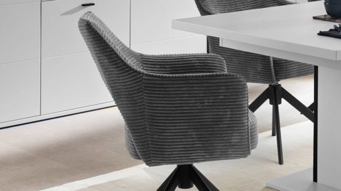 Vierfußstuhl PARTNERRING COLLECTION aus Stoff in Anthrazit PARTNERRING COLLECTION Armlehnstuhl Tamega mit Drehfunktion anthrazitfarbener Breitcord & schwarzes Metall