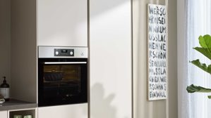 Einbauküche culineo® aus Holz in Beige Culineo® Einbauküche C615 mit AEG Einbaugeräten Sand & taupefarbenes Stripewood  - Stellfläche ca. 442 x 200 cm