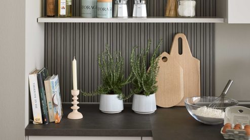 Einbauküche culineo® aus Holz in Beige Culineo® Einbauküche C615 mit AEG Einbaugeräten Sand & taupefarbenes Stripewood  - Stellfläche ca. 442 x 200 cm