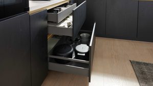 Einbauküche culineo® aus Holz in Schwarz Culineo® Einbauküche C382 mit Einbaugeräten Eiche Nero - Stellfläche ca. 335 x 305 cm