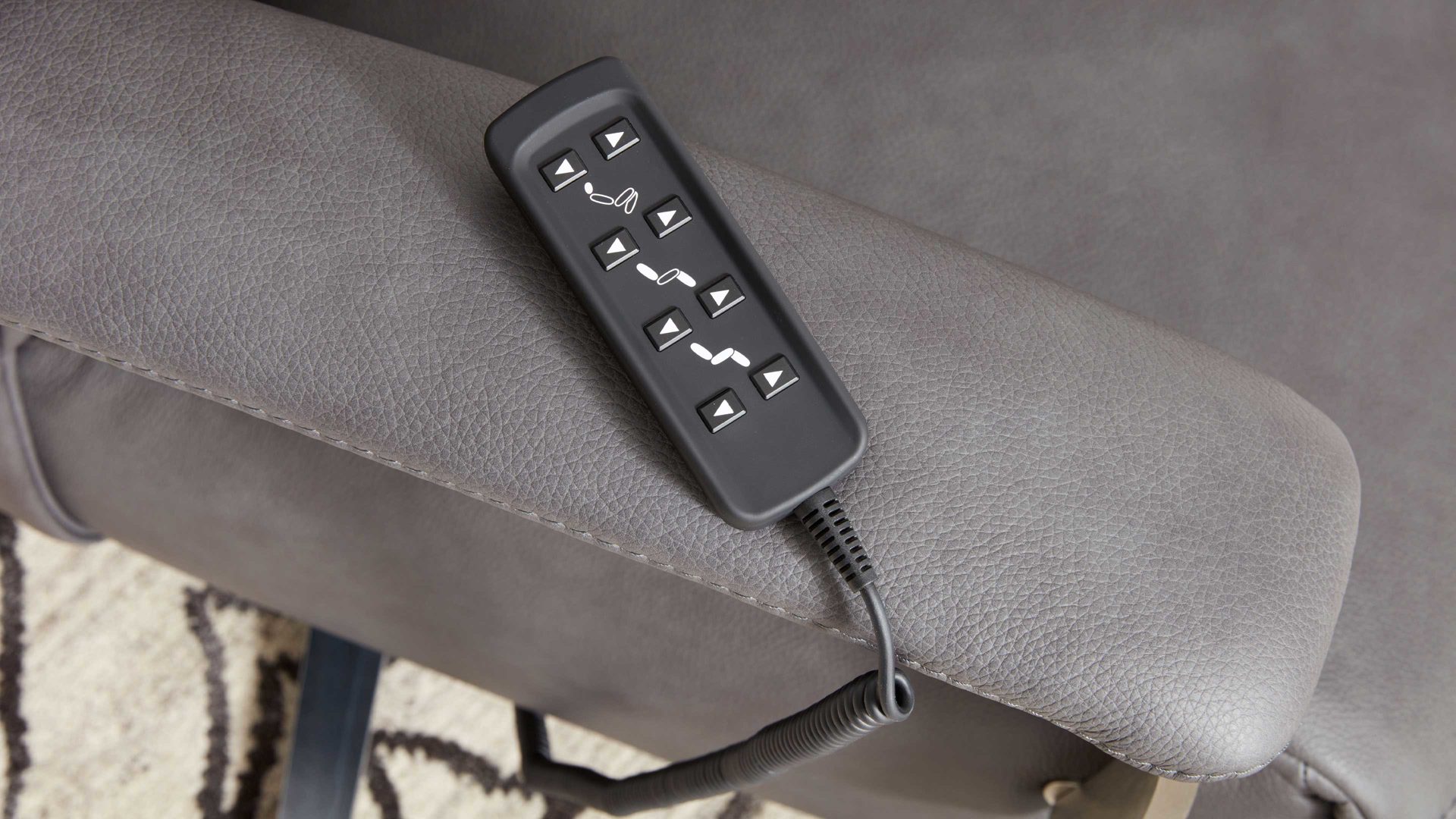 Relaxsessel Interliving aus Leder in Grau Interliving Sessel Serie 4551 – 45U44 colafarbenes LongLife-Leder & edelstahlfarbener Sternfuß – ein Motor