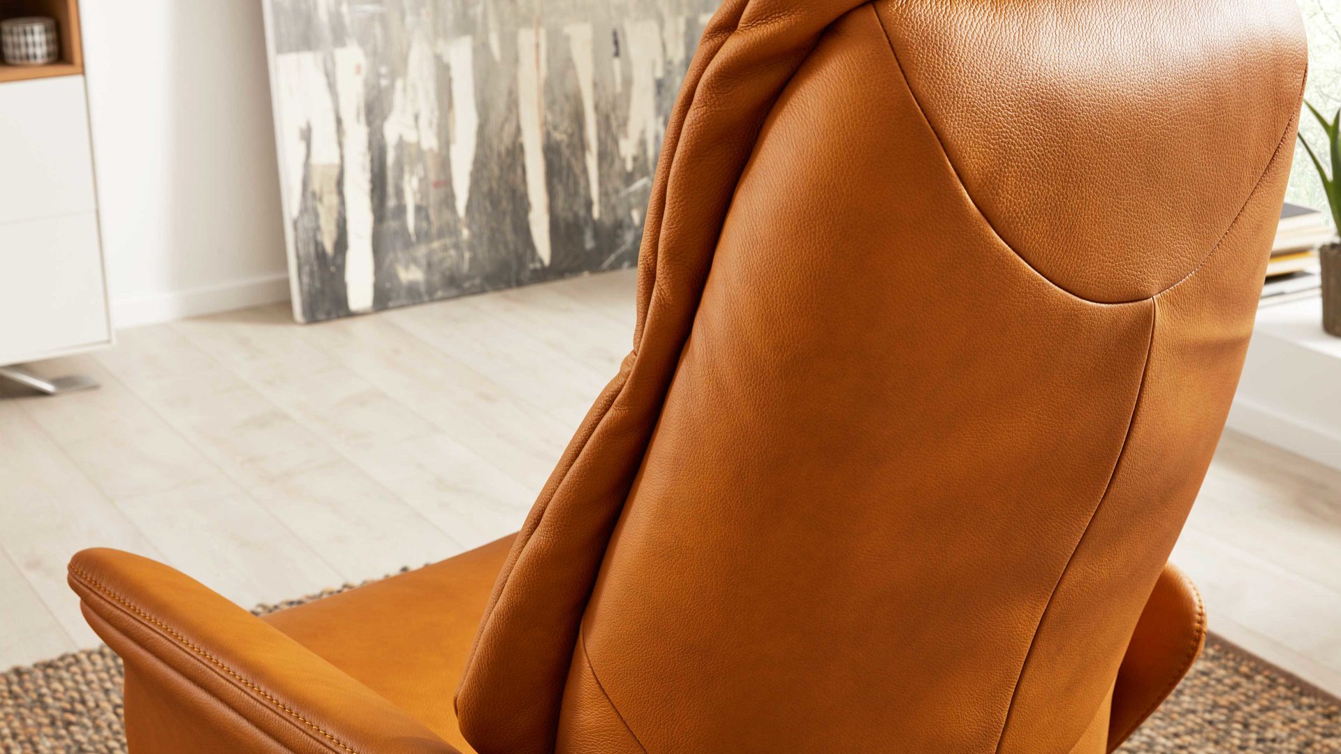 Relaxsessel Interliving aus Leder in Gelb Interliving Sessel Serie 4550 - Sessel 35O44 manuelle Funktionen - kürbisfarbenes LongLife-Leder & anthrazitfarbener Tellerfuß