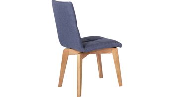 Polsterstuhl Standard furniture factory aus Stoff in Blau Polsterstuhl als bequemes Sitzmöbel jeansfarbenes Flachgewebe Grand 4012, Schale 2 & naturfarbenes Eichegestell