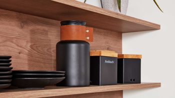 Einbauküche Interliving aus Holz in Grau Interliving Küche Serie 3098 mit SIEMENS Einbaugeräten Quarzgrau & Steineiche - dreizeilig