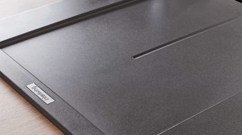 Einbauküche Interliving aus Holz in Weiß Interliving Küche Serie 3002 mit SIEMENS Einbaugeräten Weiß & Steineiche - zweizeilig