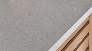 Einbauküche Nobilia® aus Holz in Hellgrau nobilia® Einbauküche Cascada mit Einbaugeräten Weiß & Eiche - Stellfläche ca. 275 x 305 cm