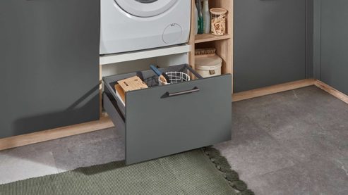 Systemküche Nobilia® aus Holz in Dunkelgrün nobilia® Hauswirtschaftsraum-Lösung Easytouch Mineralgrün & Eiche San Remo - Stellfläche ca. 275 x 247 cm