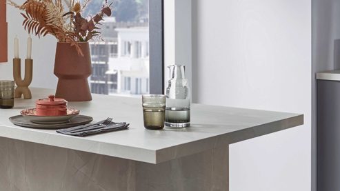 Einbauküche Nobilia® aus Holz in Grau nobilia® Einbauküche Senso mit Elektrogeräten, z. B.  Kühlschrank Schiefergrau - zweiteilig