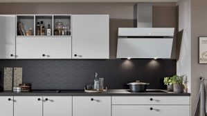 Einbauküche Nobilia® aus Holz in Hellgrau nobilia® Einbauküche Softline mit LAURUS Elektrogeräten, z. B. Kühlschrank Seidengrau - Länge ca. 390 cm