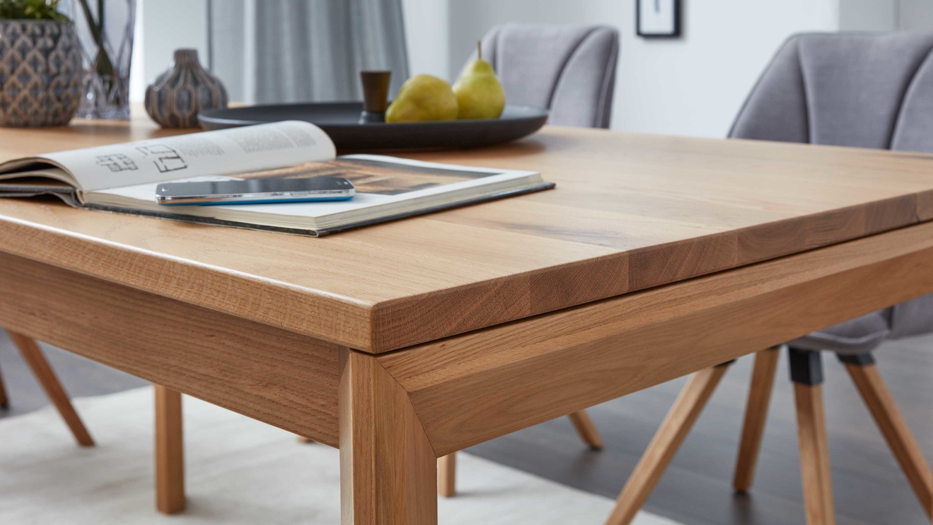 Auszugtisch Interliving aus Holz in Holzfarben Interliving Esszimmer Serie 5102 – Auszugtisch V203 Charakter-Eiche – ca. 200-300 x 90 cm