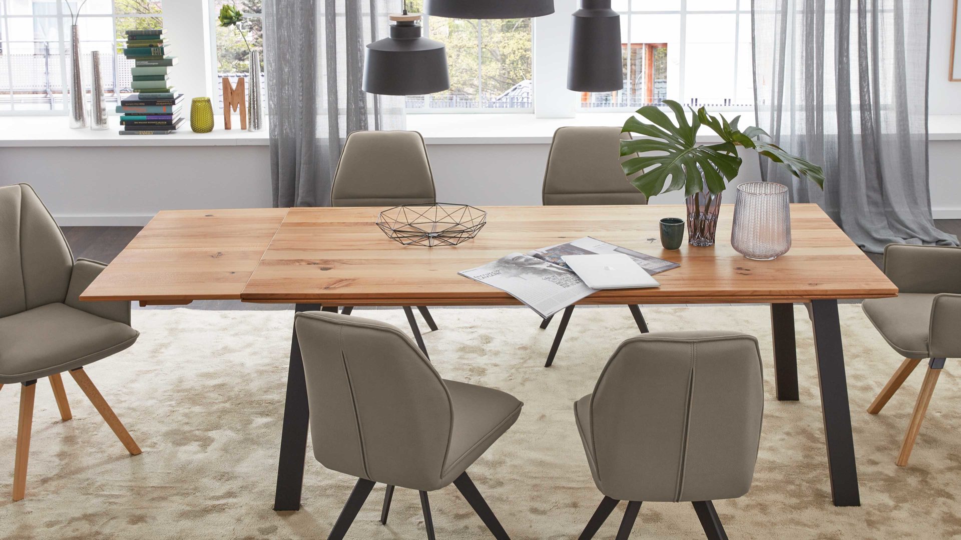 Auszugtisch Interliving aus Holz in Holzfarben Interliving Esszimmer Serie 5102 – Auszugtisch V513 Charakter-Kernbuche & schwarzes Eisen – ca. 220-270 x 100 cm