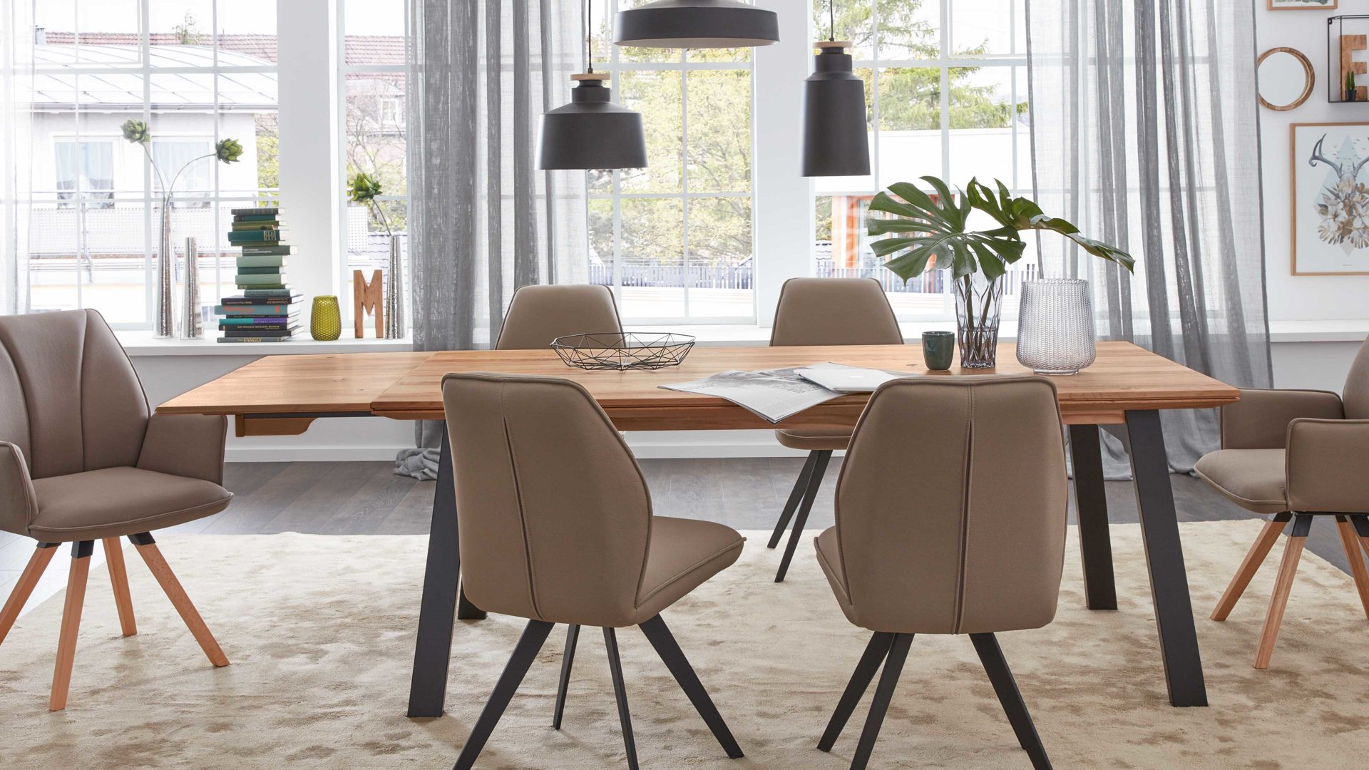 Auszugtisch Interliving aus Holz in Holzfarben Interliving Esszimmer Serie 5102 – Auszugtisch V513 Charakter-Kernbuche & schwarzes Eisen – ca. 220-270 x 100 cm