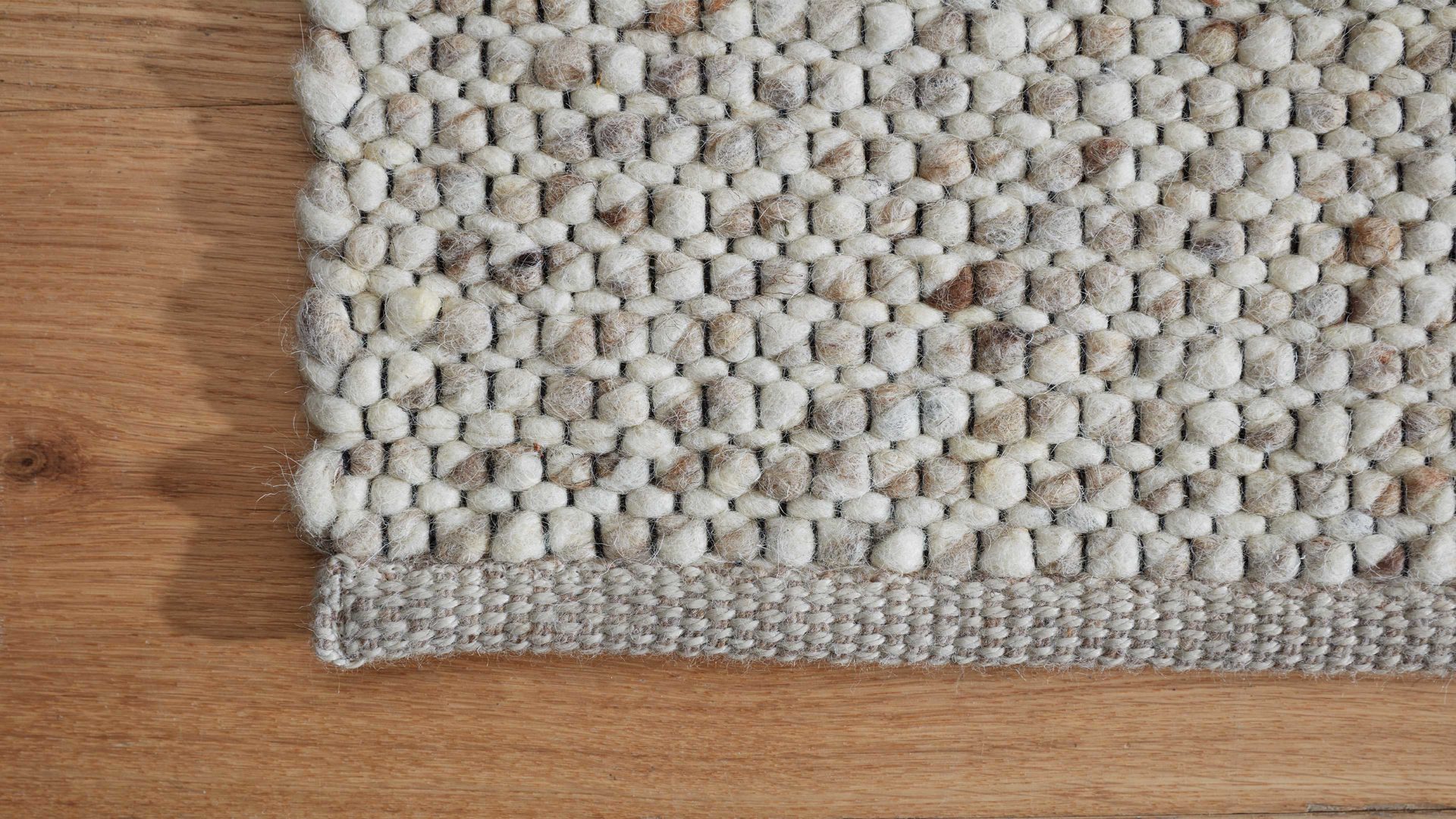 Handwebteppich Interliving aus Naturfaser in Beige Interliving Teppich Serie B-8001 sandfarbene Schurwolle – ca. 140 x 190 cm