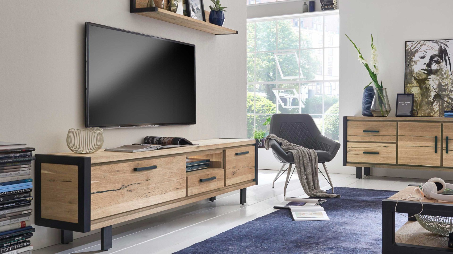 Lowboard WOODS & TRENDS aus Holz in Holzfarben WOODS & TRENDS Medienmöbel bzw. Lowboard Brooklyn braunes Eichefurnier – zwei Türen, eine Schublade - Breite ca. 210 cm