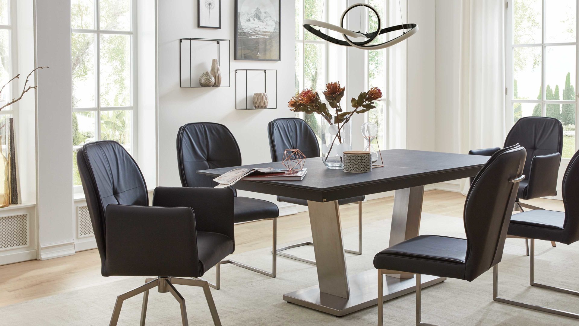 Auszugtisch Interliving aus Holz in Grau Interliving Esszimmer Serie 5104 – Auszugtisch terrafarbene Tischplatte & Edelstahlgestell – ca. 180-240 x 100 cm