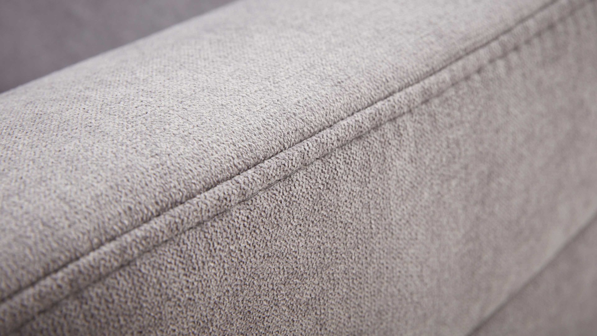 Ecksofa Interliving aus Stoff in Grau Interliving Sofa Serie 4305 – Wohnlandschaft mit Federkern silberfarbene Chenille Miro – Stellfläche ca. 258 x 326 cm