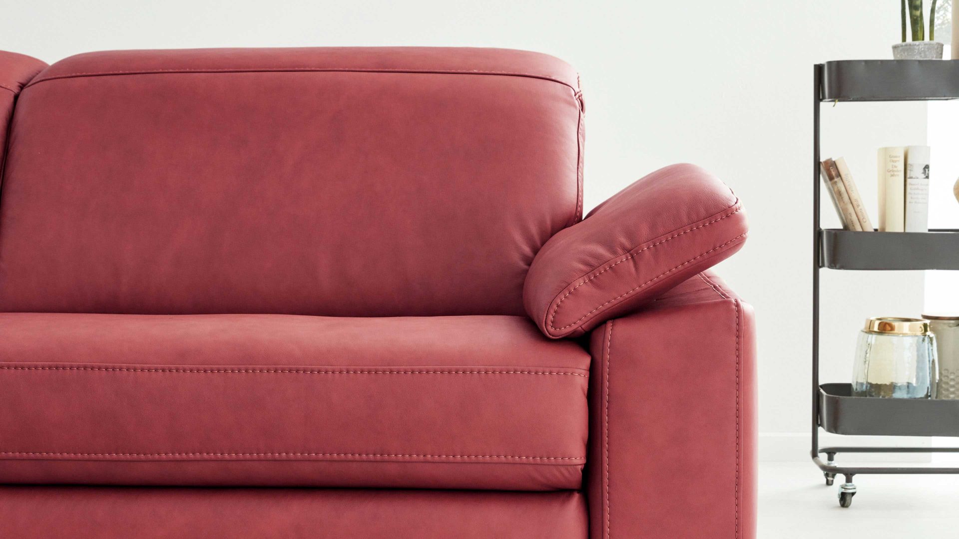 Funktion Interliving aus Metall in Transparent Interliving Sofa Serie 4054 – Armlehnverstellung manuelle Verstellung