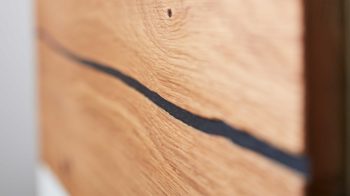 Highboard Interliving aus Holz in Weiß Interliving Wohnzimmer Serie 2020 - Highboard 151124 Optiwhite, Asteiche & Riss-Eiche – zwei Türen, eine Schublade