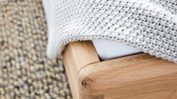 Komplettzimmer Interliving aus Holz in Grau Interliving Schlafzimmer Serie 1015 – Komplettzimmer Wildeiche & Kopfteilpolster – sechstürig, Liegefläche 180 x 200 cm