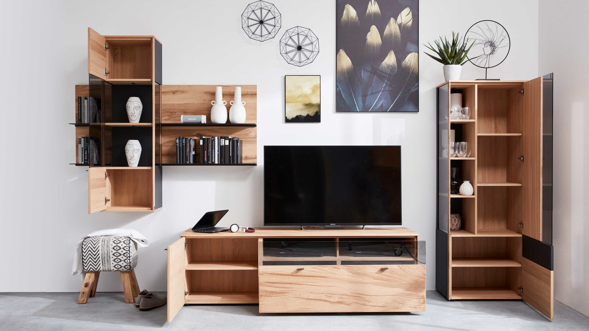 Wohnwand Interliving aus Holz in Holzfarben Interliving Esszimmer Serie 5604 - Wohnwand VI10-0308R Eiche rustico & Anthrazit  - fünfteilig, Breite ca. 365 cm