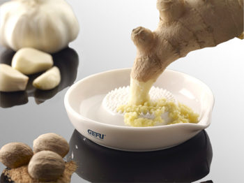 Küchenhelfer Gefu aus Keramik in Weiß Schwarz GEFU Ingwerreibe Japanische Keramikreibe