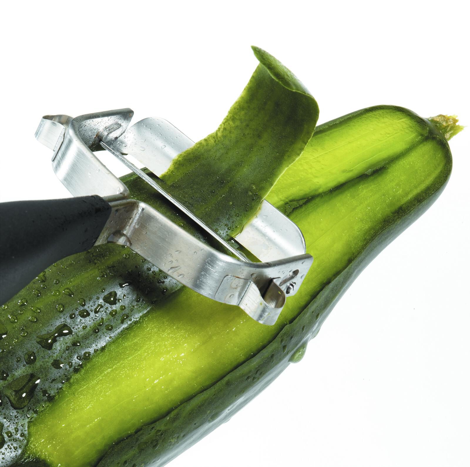 Küchenhelfer Gefu aus Kunststoff in Silber Schwarz GEFU Sparschäler aus hochwertigem Klingenstahl & Kunststoff