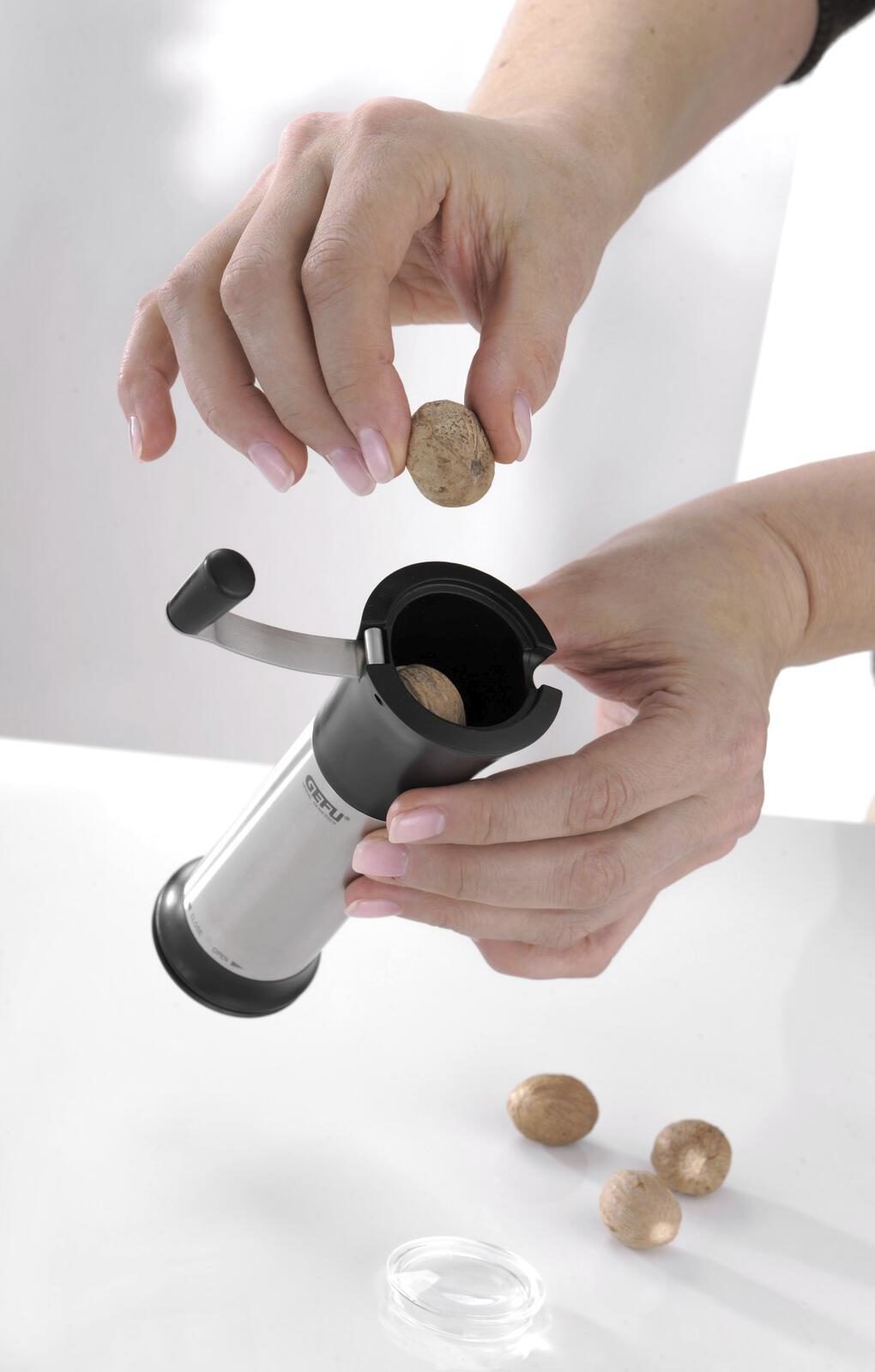 Küchenhelfer Gefu aus Kunststoff in Silber Schwarz GEFU Muskatmühle aus hochwertigem Edelstahl & Kunststoff