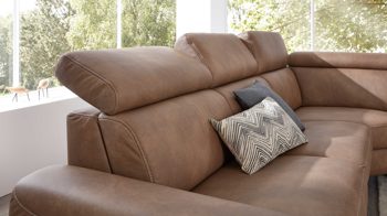 Ecksofa comfortmaster besser sitzen, liegen, leben aus Leder in Hellbraun Comfortmaster 1180 Spektra - Ecksofa mit Wall-Free wüstenfarbenes LongLife-Leder - Stellfläche ca. 280 x 239 cm