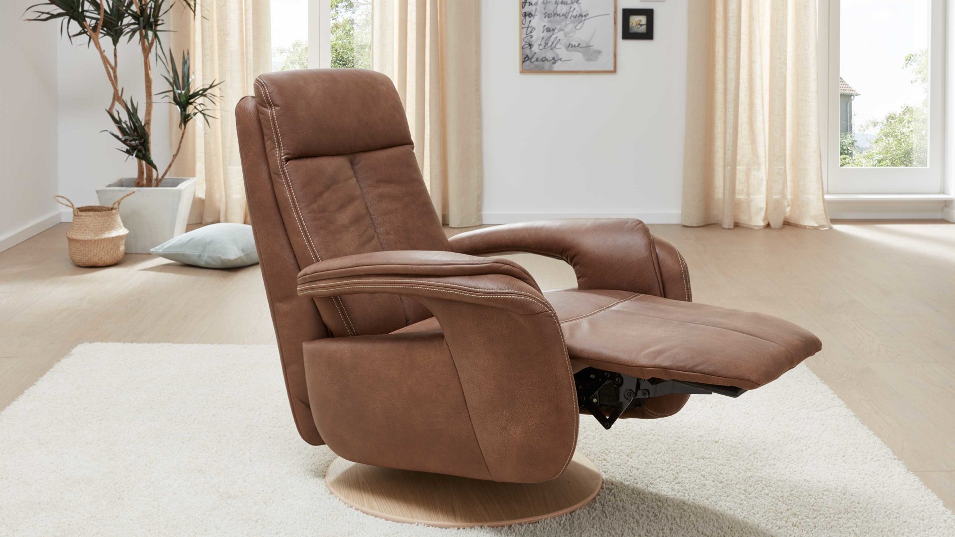 Relaxsessel modulmaster aus Leder in Braun Modulmaster MM-PN1035 - Relaxsessel 1SDCL D1 chaifarbenes Leder Aurelia & Holz-Tellerfuß