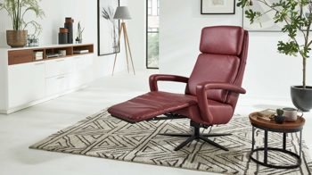 Relaxsessel Interliving aus Leder in Dunkelrot Interliving Sessel Serie 4541 – Relaxsessel motorisch - barolofarbenes LongLife-Leder Rodeo & Sternfuß V4S
