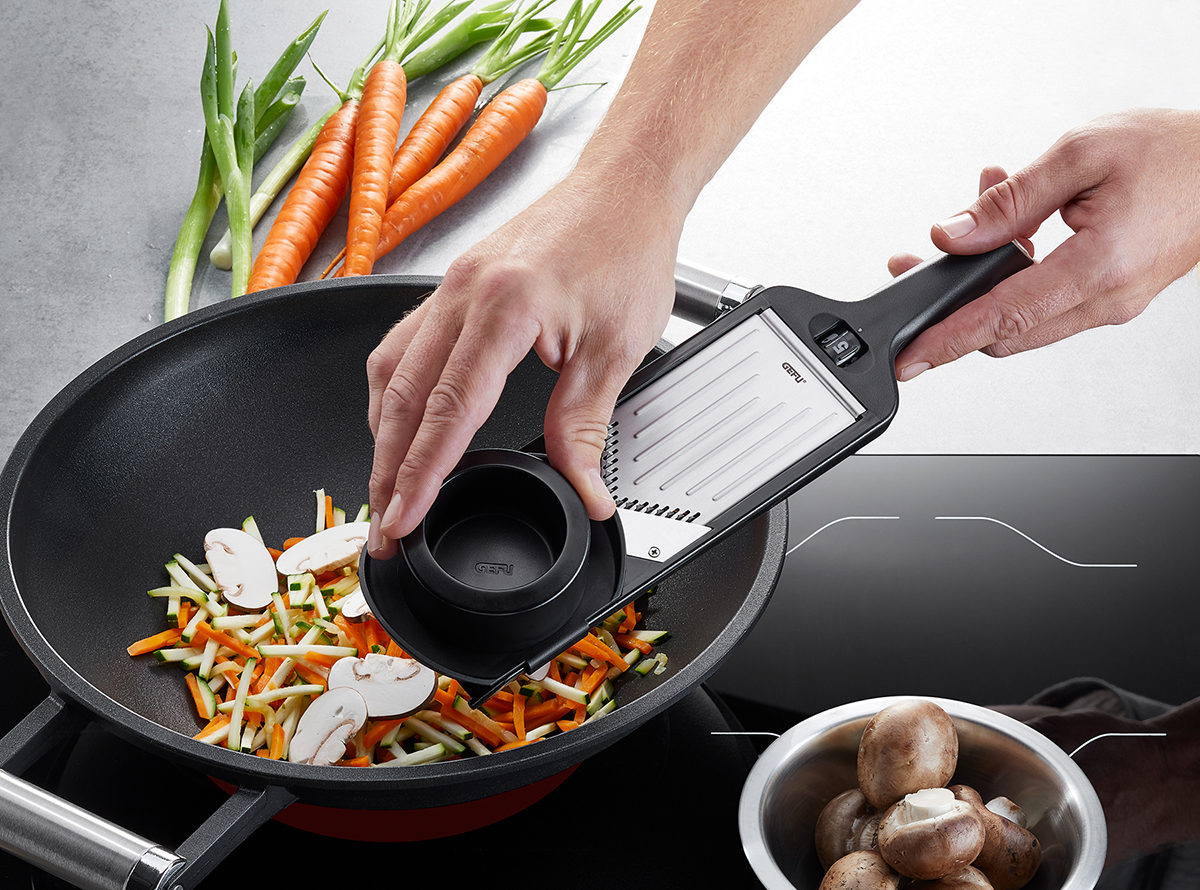 Küchenhelfer Gefu aus Kunststoff in Schwarz GEFU V-Hobel Julienne Violi 2.0 Edelstahl, japanischer Klingenstahl & Kunststoff