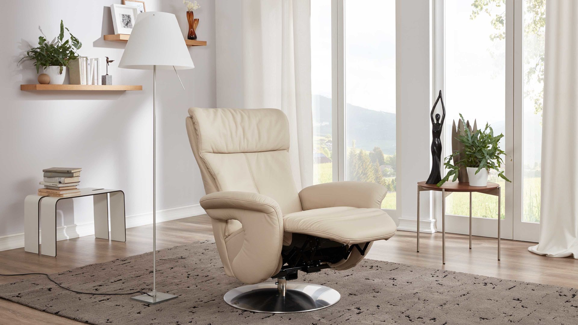 Relaxsessel comfortmaster besser sitzen, liegen, leben aus Leder in Beige Comfortmaster 7333 Easy-Swing-Sessel 36N als Sitzmöbel marmorfarbenes LongLife-Leder LG 18 & Metall-Tellerfuß