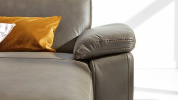 Ecksofa Interliving aus Leder in Grau Interliving Sofa Serie 4054 – Ecksofa steingrauer LongLife-Leder Vivre & schwarze Metallfüße – Stellfläche ca. 176 x 347 cm