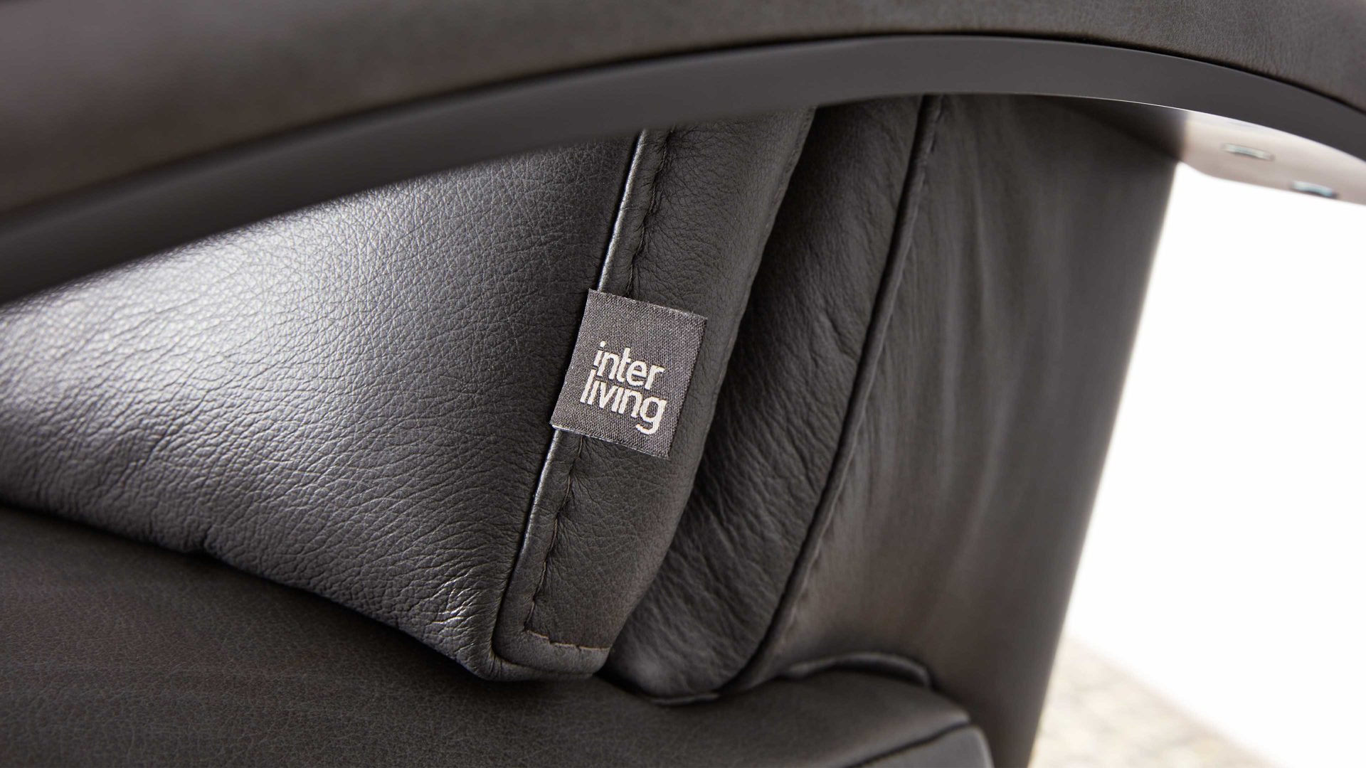Relaxsessel Interliving aus Leder in Schwarz Interliving Sessel Serie 4541 – Relaxsessel motorisch - anthrazitfarbenes LongLife-Leder Texas & Sternfuß V4S