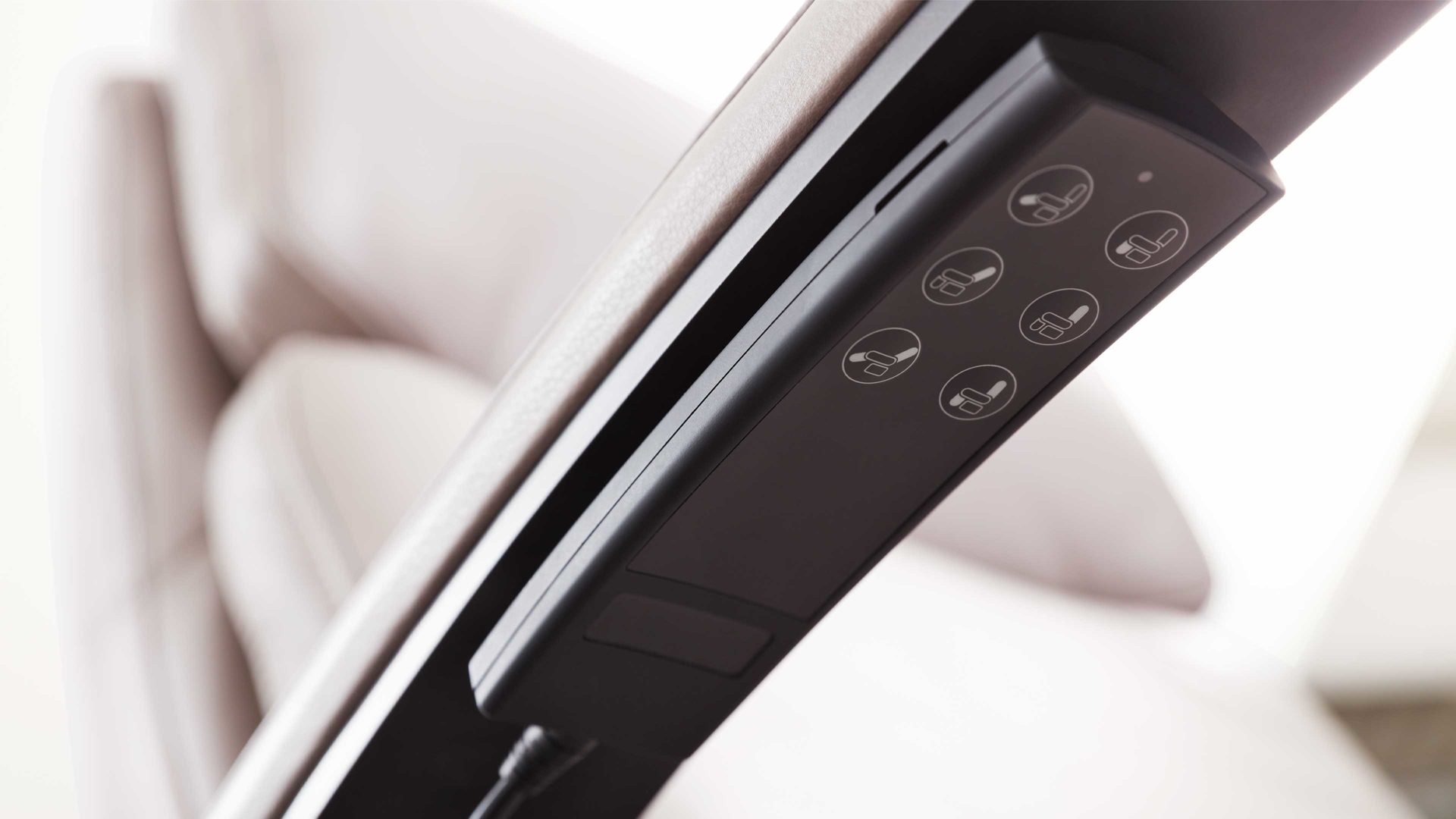 Relaxsessel Interliving aus Leder in Hellgrau Interliving Sessel Serie 4541 – Relaxsessel F motorisch - granitfarbenes LongLife-Leder Credo & Sternfuß V4S