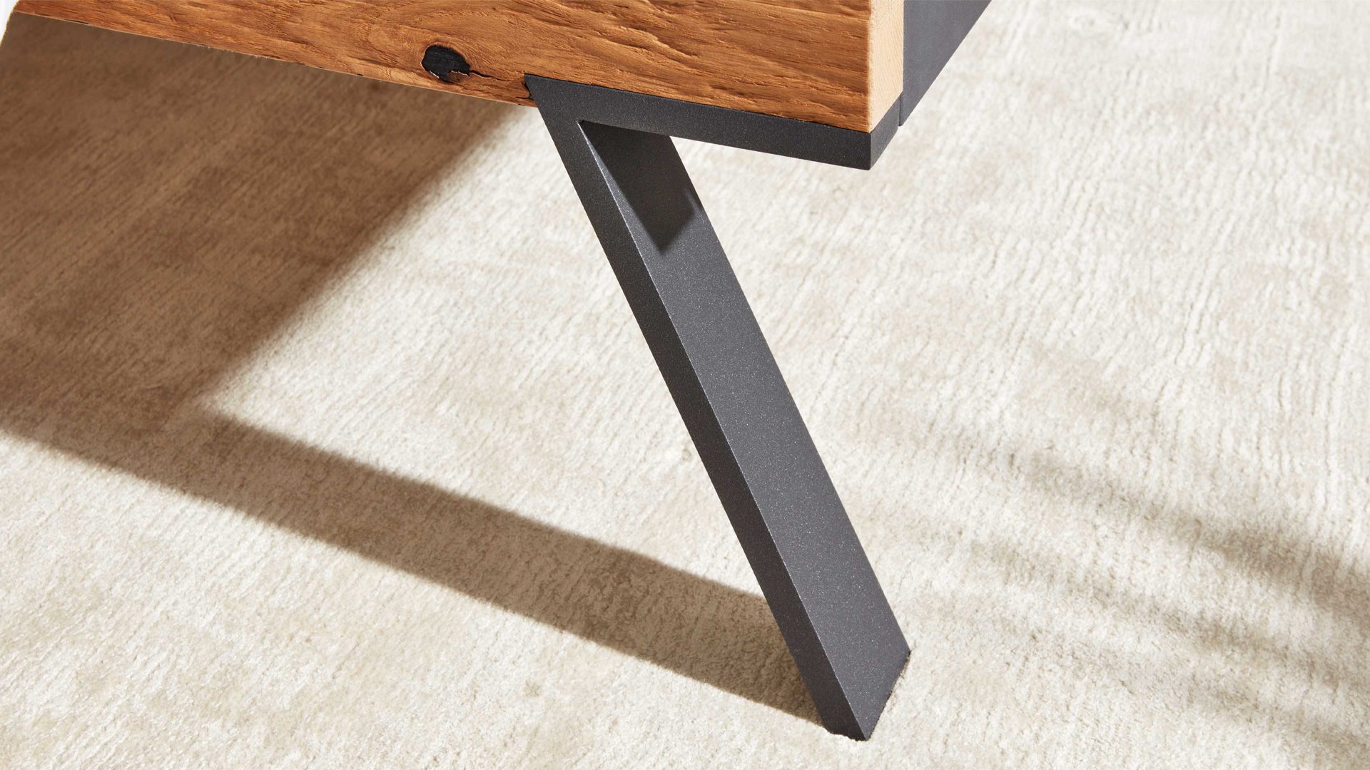 Komplettzimmer Interliving aus Holz in Dunkelgrau Interliving Schlafzimmer Serie 1025 – Komplettzimmer 530001 Graphit & Balkeneiche gehackt - vierteilig, Liegefläche ca. 180 x 200 cm