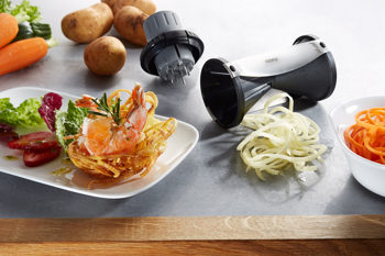 Küchenhelfer Gefu aus Kunststoff in Silber Schwarz GEFU Spiralschneider SPIRELLI® 2.0 inkl. Reinigungsbürste & Schäler