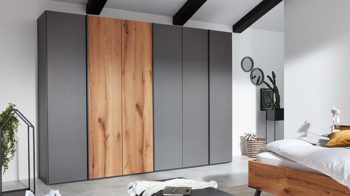 Kleiderschrank Interliving aus Holz in Dunkelgrau Interliving Schlafzimmer Serie 1025 – Kleiderschrank Graphit &amp; Balkeneiche gehackt - sechs Türen, Breite ca. 299 cm