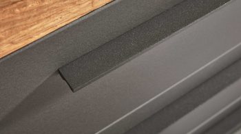 Schubladenkommode Interliving aus Holz in Dunkelgrau Interliving Schlafzimmer Serie 1025 – Schubladenkommode Graphit &amp; Balkeneiche gehackt - vier Schubladen