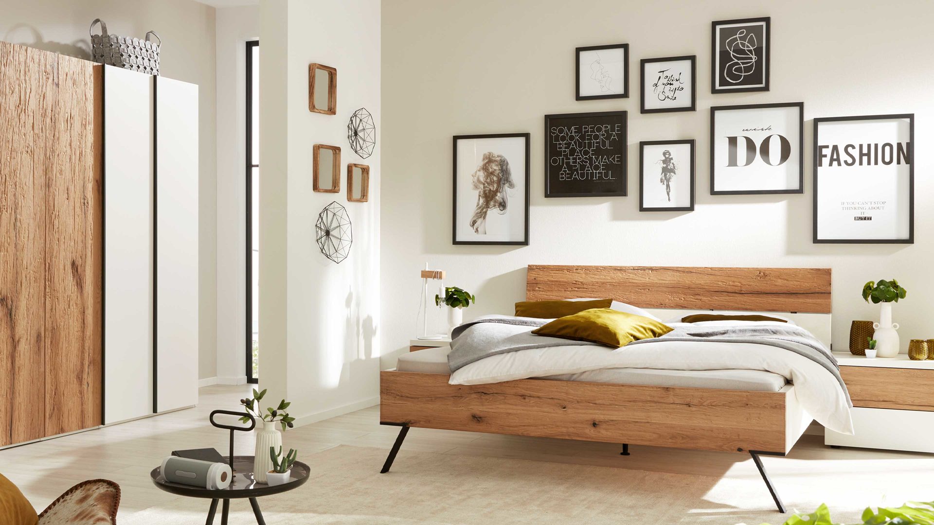 Bettgestell Interliving aus Holz in Weiß Interliving Schlafzimmer Serie 1025 – Bettgestell 531351 Liegefläche ca. 200 x 200 cm - Weiß & Balkeneiche gehackt