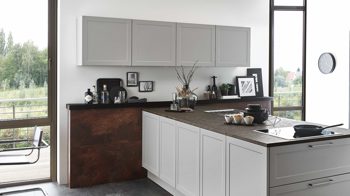 Einbauküche Nolte® küchen aus Holz in Hellgrau nolte® Einbauküche Focus mit Miele-Einbaugeräten Platingrau – dreizeilig